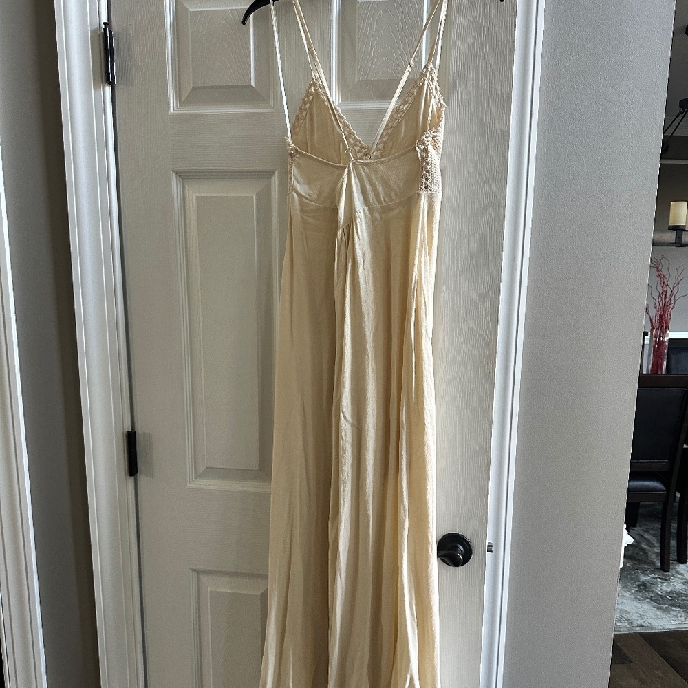 Never Worn Lulus Maxi Dress with Crochet Top Sz S